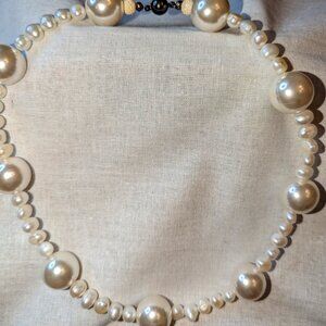 New large pearl with unusual shape pearl beads.